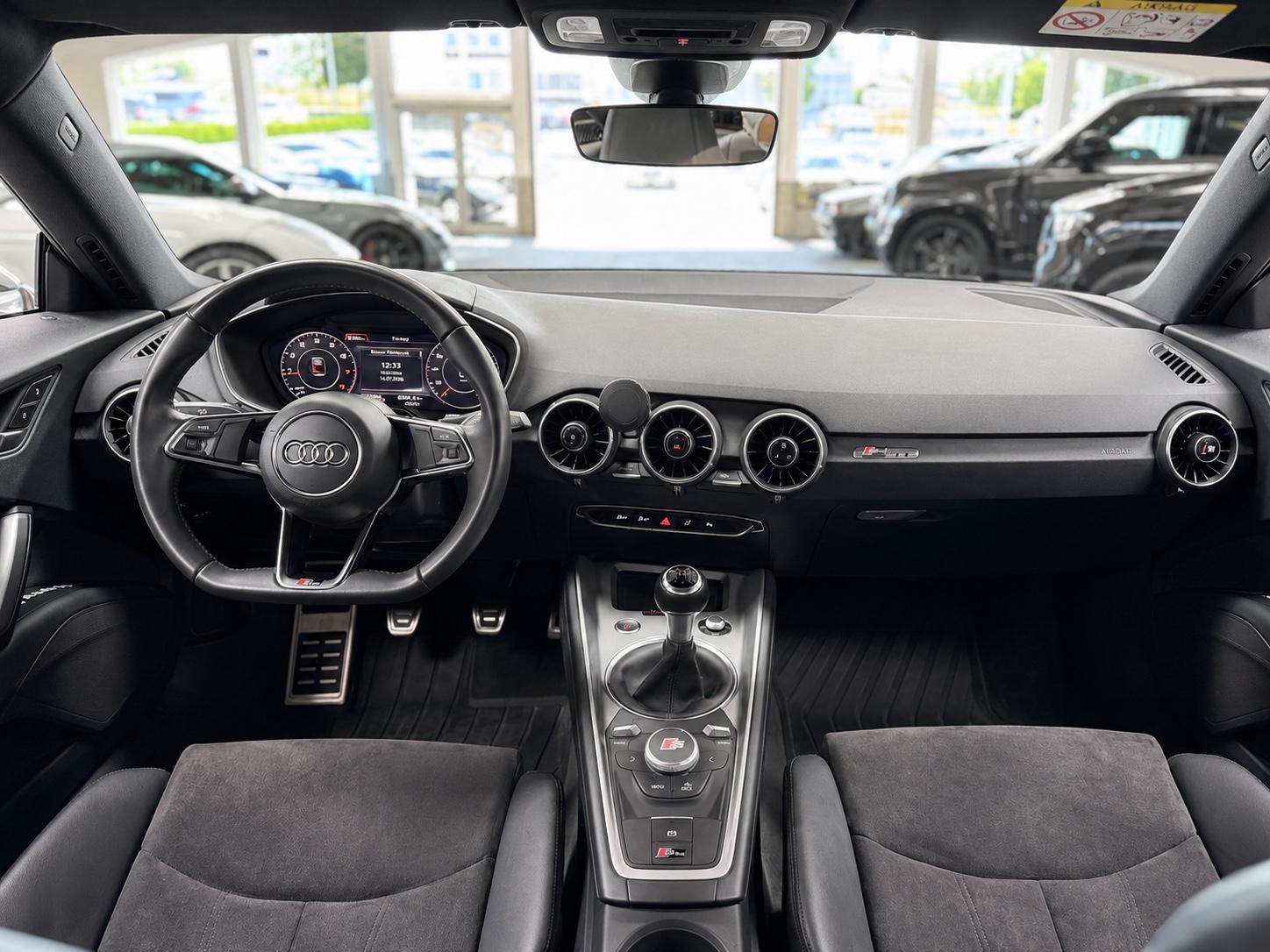 Audi TT Coupe 2.0 | SCHALTER | VIRTUAL | ALCANTARA |