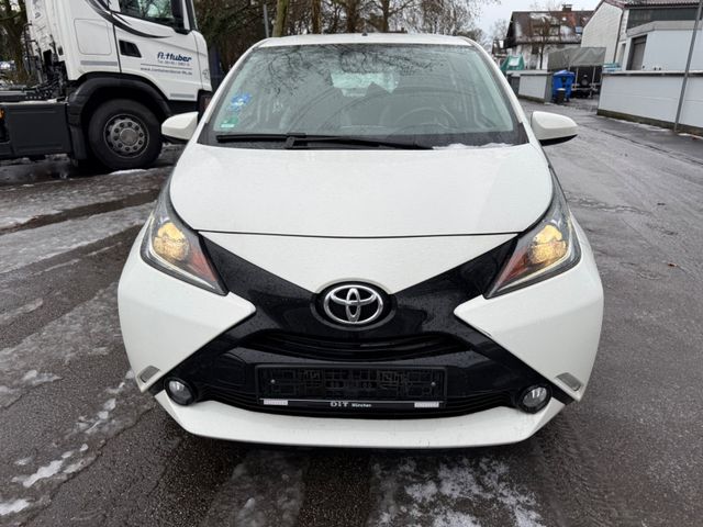 Toyota Aygo AYGO x-play Team D Navi Kamera HU 8.2025