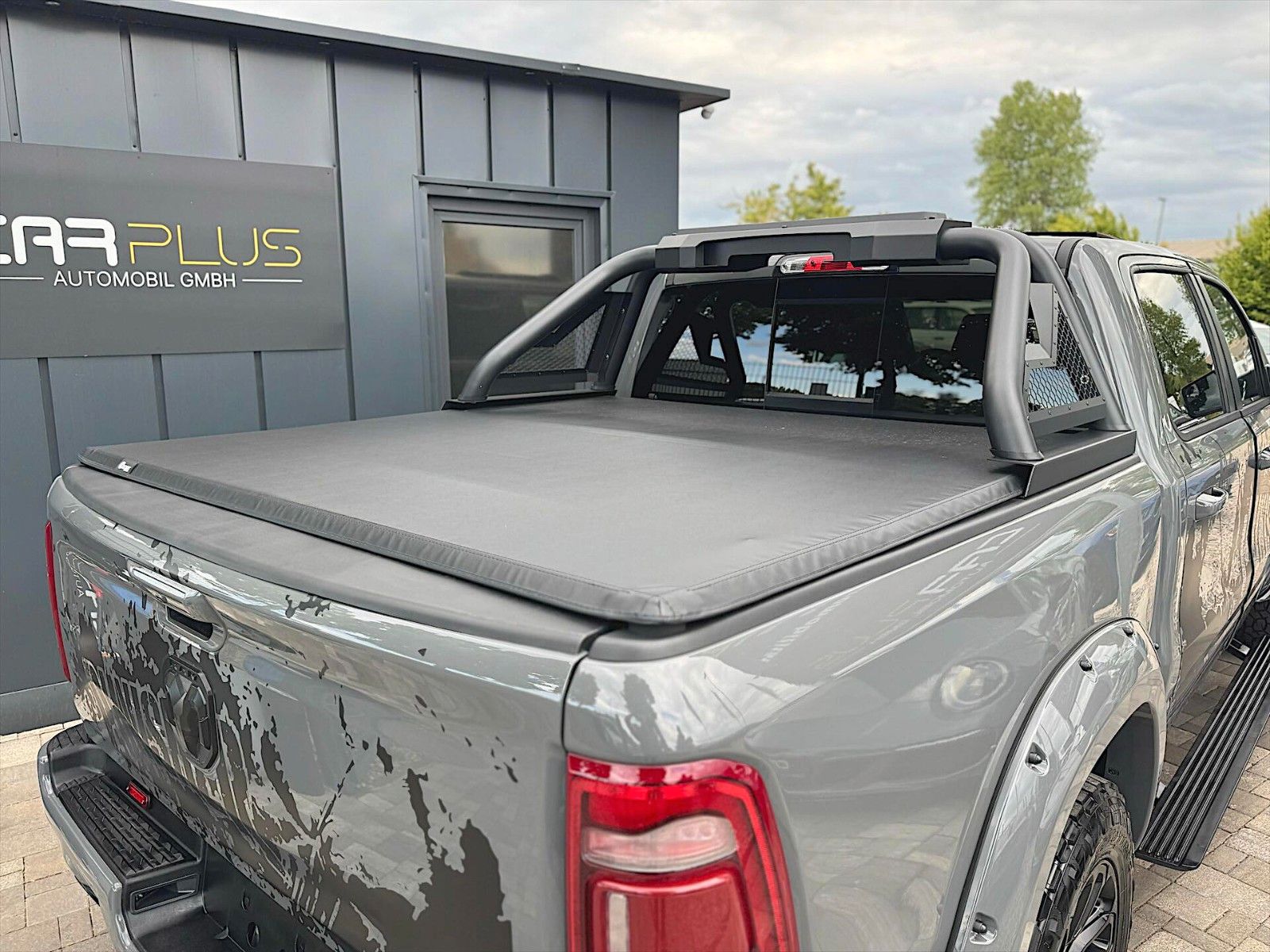 Fahrzeugabbildung Dodge RAM 5.7 V8 LARAMIE PUNISHER Offroad 4x4 *Pano*