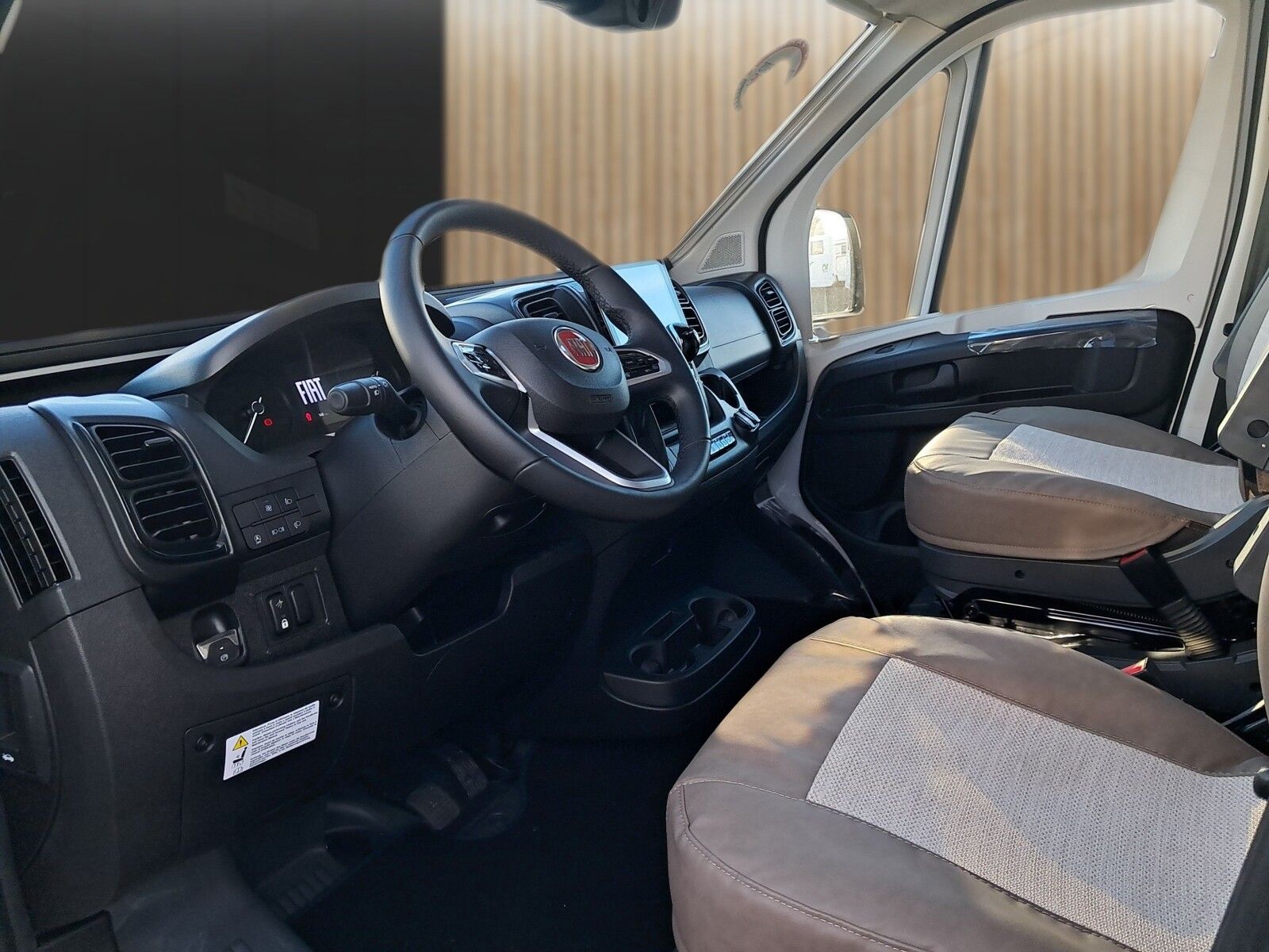 Fahrzeugabbildung Eura Mobil Profila RS PRS 720 EB 180PS Autom. MondialPlus