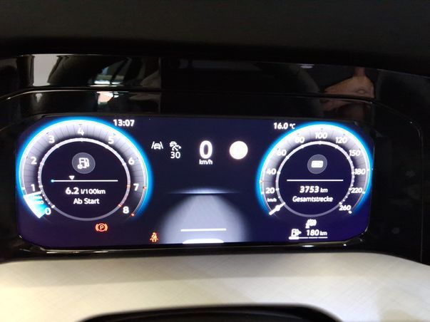 Fahrzeugabbildung Volkswagen Golf VIII TSI Life LED Navi AID ACC RFK SH