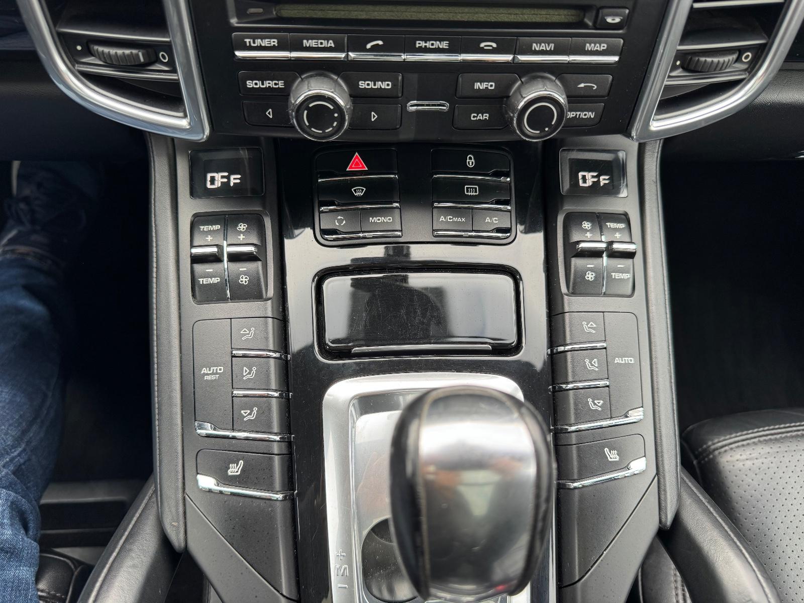 PORSCHE CAYENNE 3.0 V6 245ch 4X4 BVA - HAYON ÉLECTRIQUE - PACK SPORT - TOIT PANORAMIQUE
