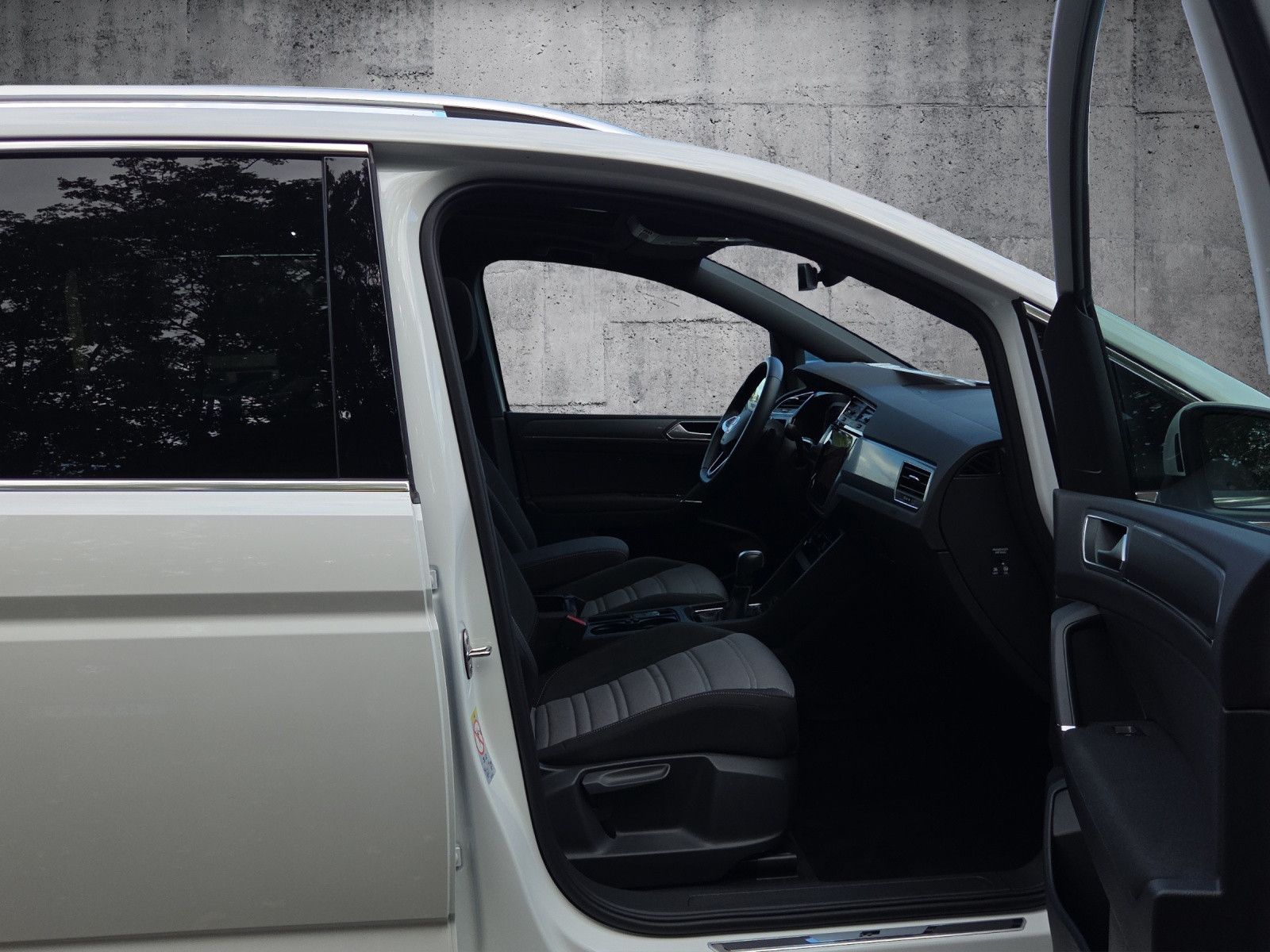 Touran R-LINE 1.5 TSI OPF DSG Pano AHK