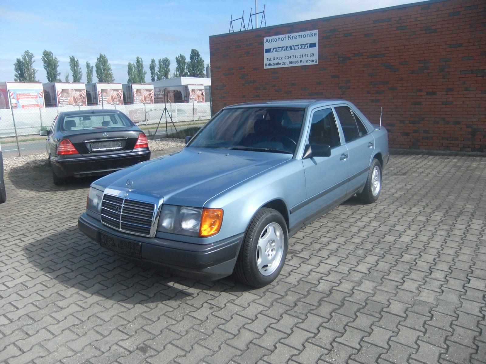 Mercedes-Benz E 230