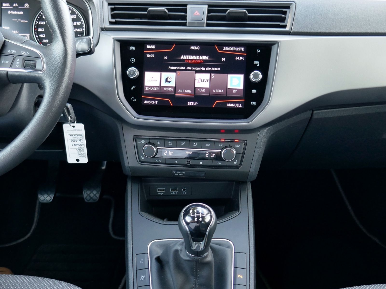 Fahrzeugabbildung SEAT Ibiza Style 1.0 TSI | RFK Navi App DAB+
