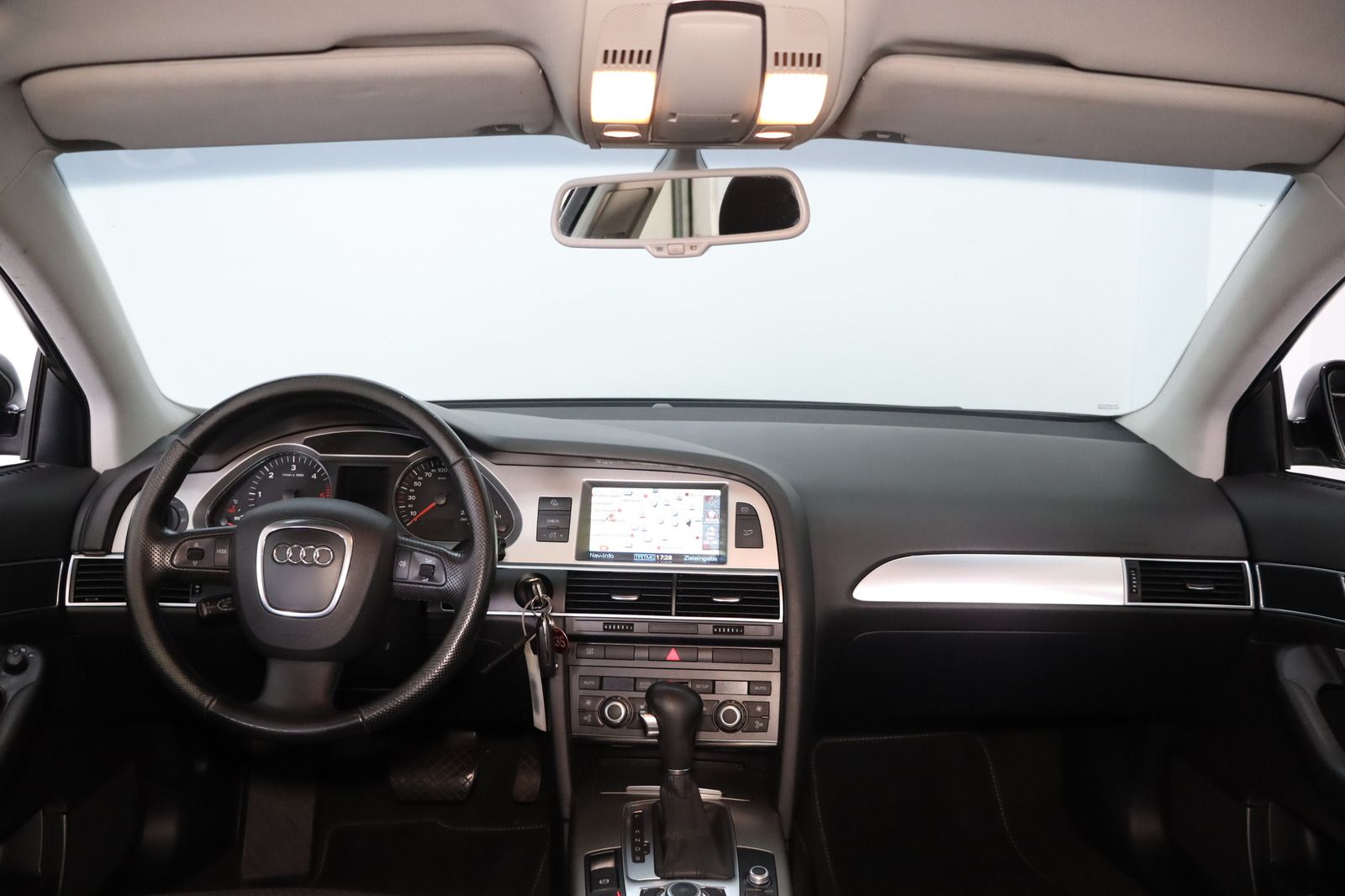 Fahrzeugabbildung Audi A6 2.0 TDI multitronic Avant * Xenon * AHK * PDC