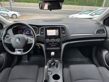 Bild 12 Renault Megane IV Grandtour LED pure vision+Winter Paket