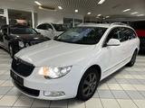 Skoda Superb Combi Elegance*Xenon*Memory*Tempo.*Kamera - Skoda Superb Elegance mit Diesel-Antrieb