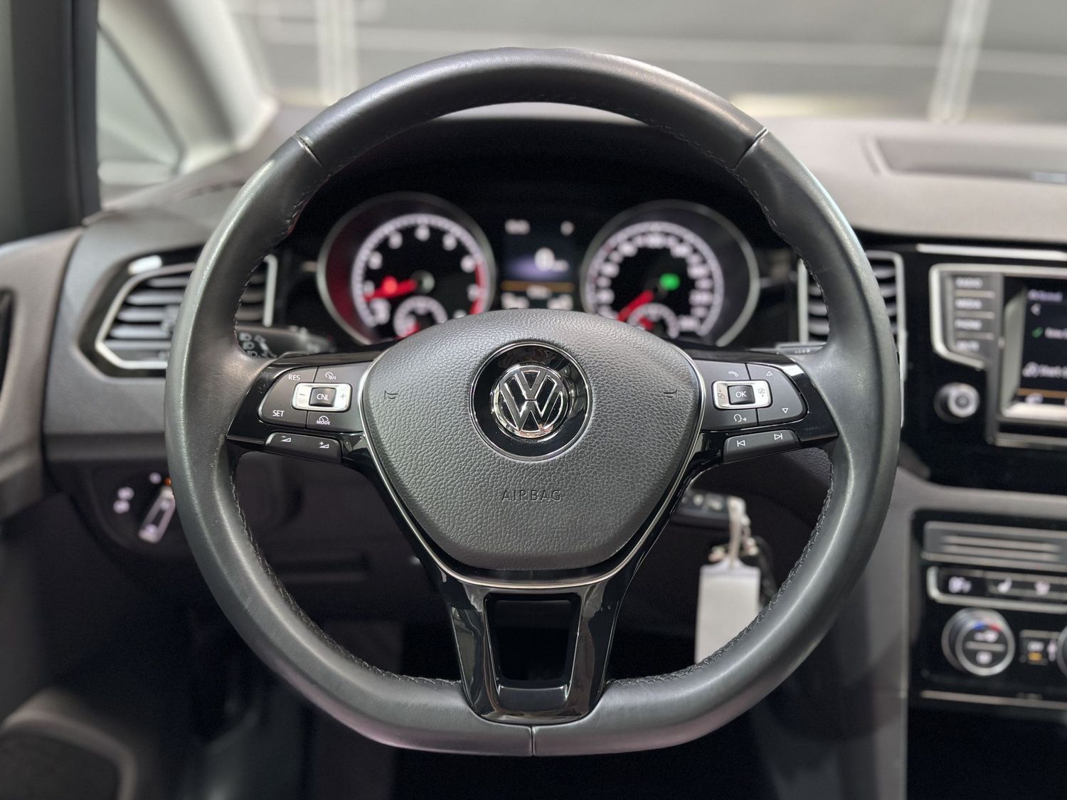 Fahrzeugabbildung Volkswagen Golf Sportsvan 1.4 TSI Highline#Bi-Xenon#Pano