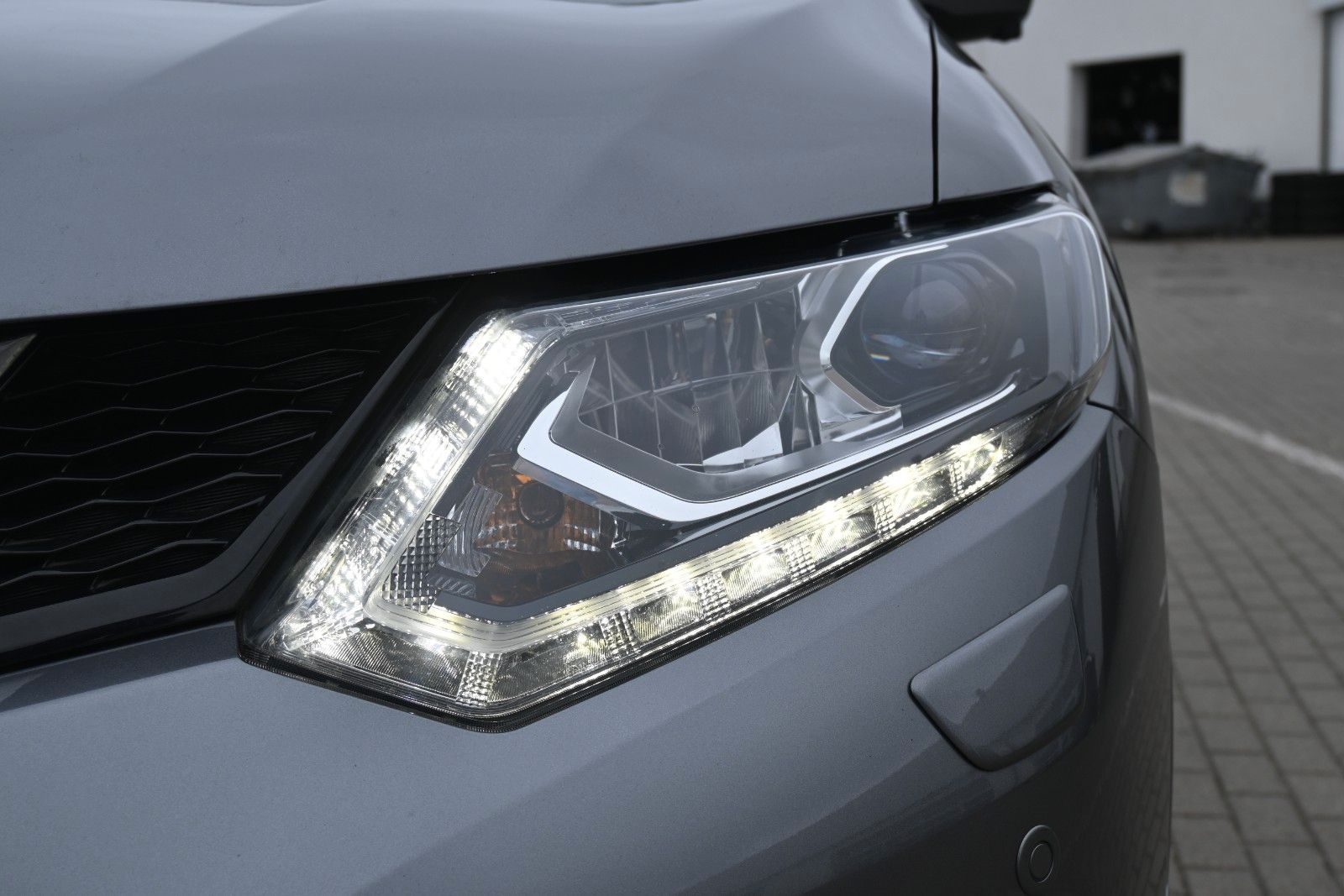 Fahrzeugabbildung Nissan X-Trail  1.6 DIG-T Schalter Tekna 4x2*360°*Pano