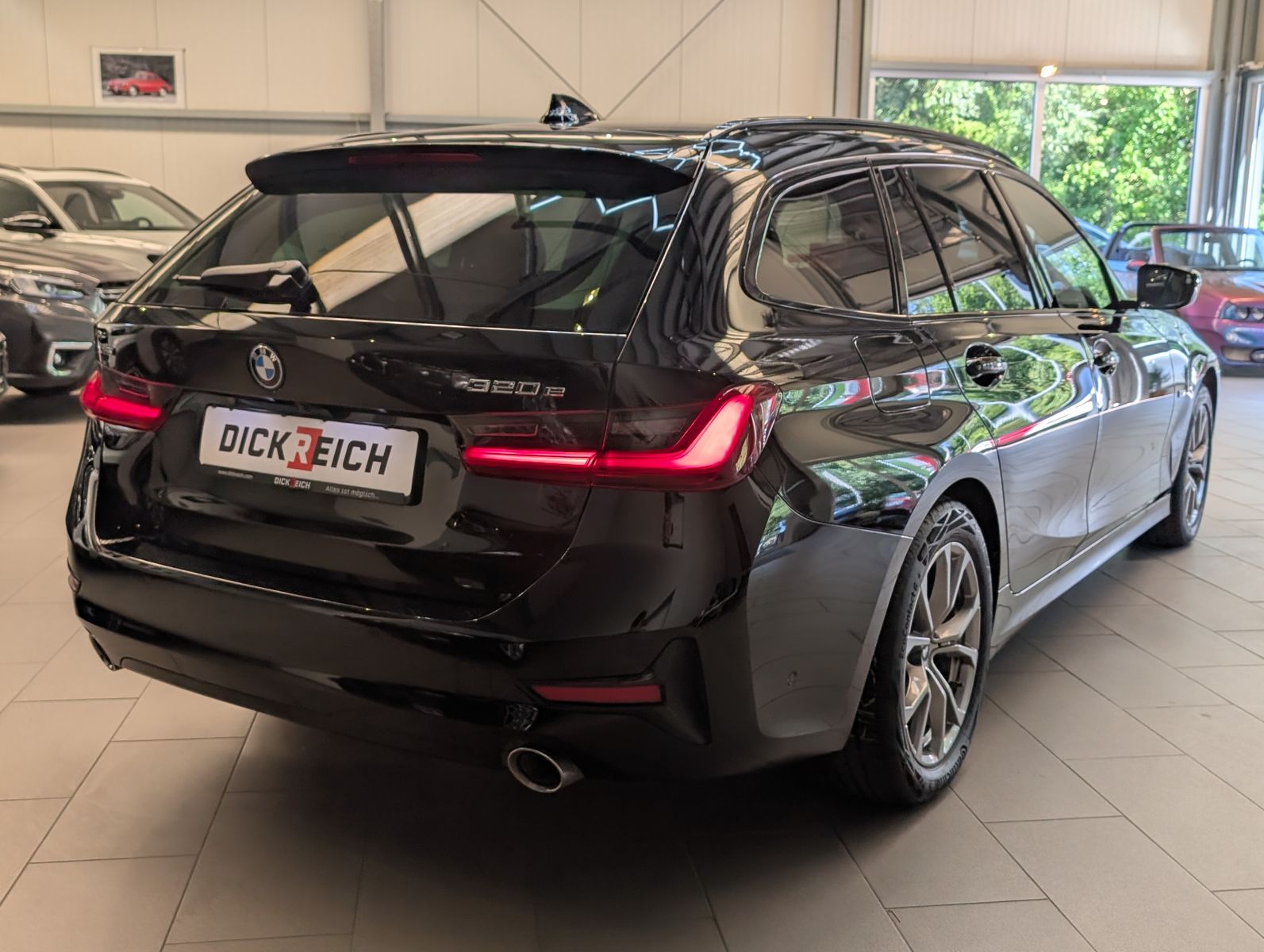 Fahrzeugabbildung BMW 320 e xDrive Sport Line Schadow Pano Laser Navi