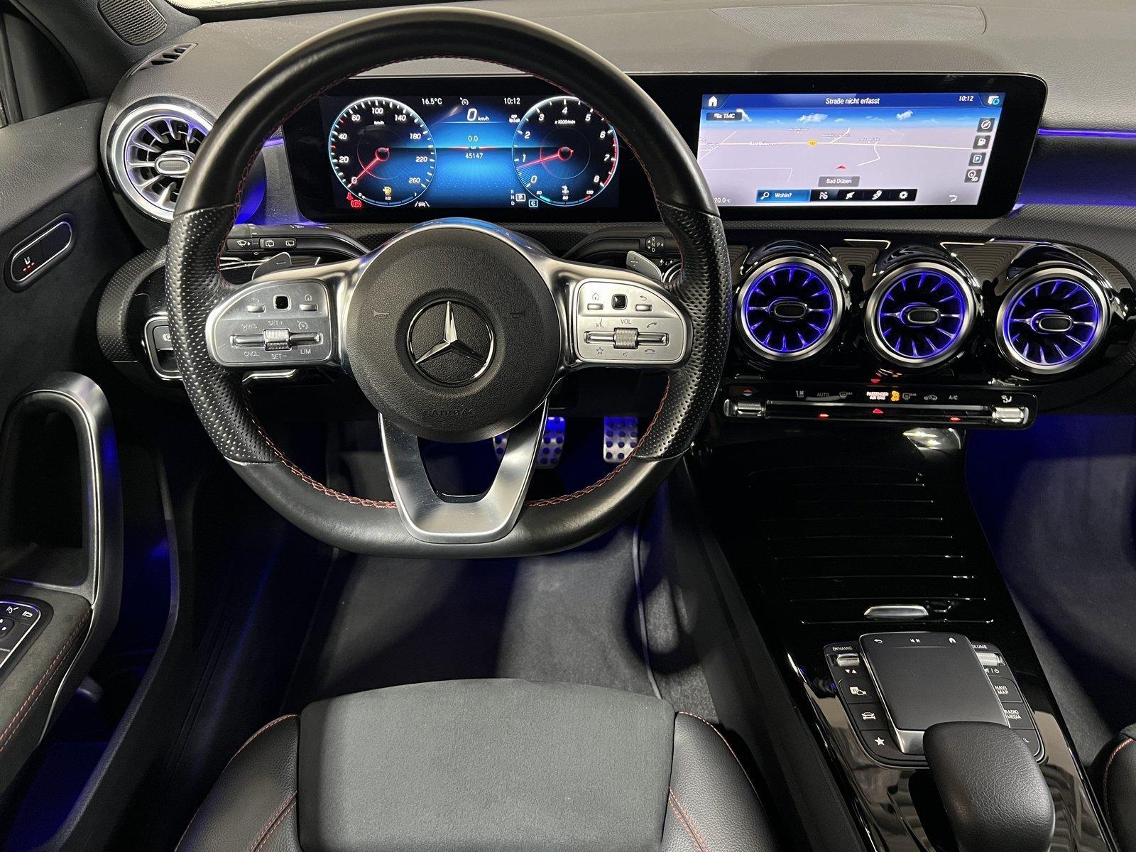 Mercedes-Benz A 250 AMG Line Night+Pano+LED+Kamera+Sound+19"