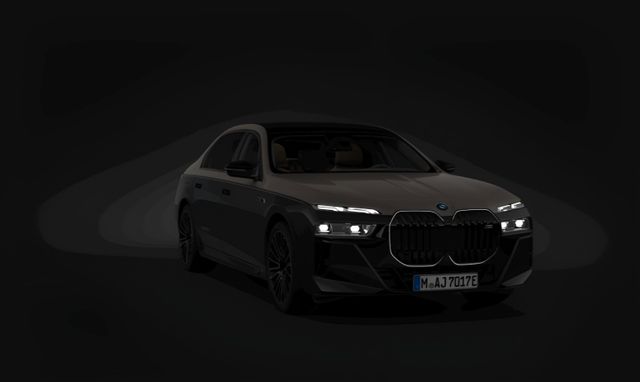 BMW M760e xDrive,  B&W Diamond, TV, Export, STOCK