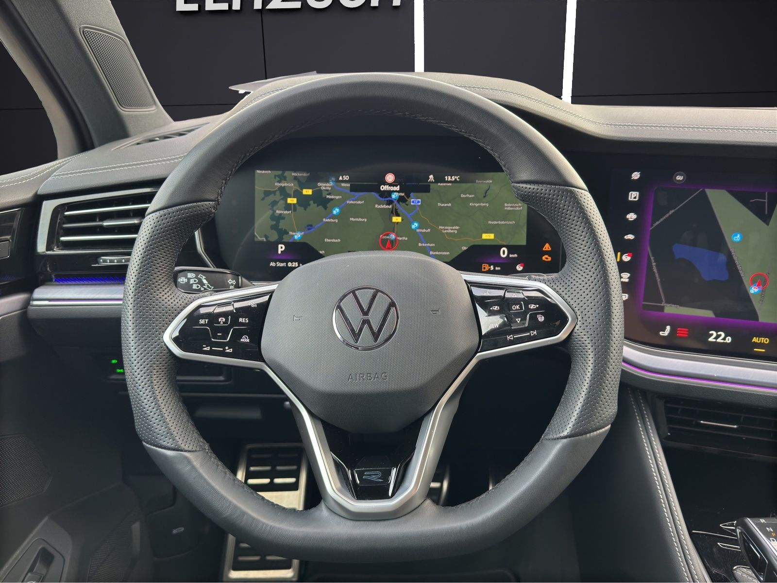 Fahrzeugabbildung Volkswagen Touareg 3.0 TDI 4M R-Line AHK MATRIX
