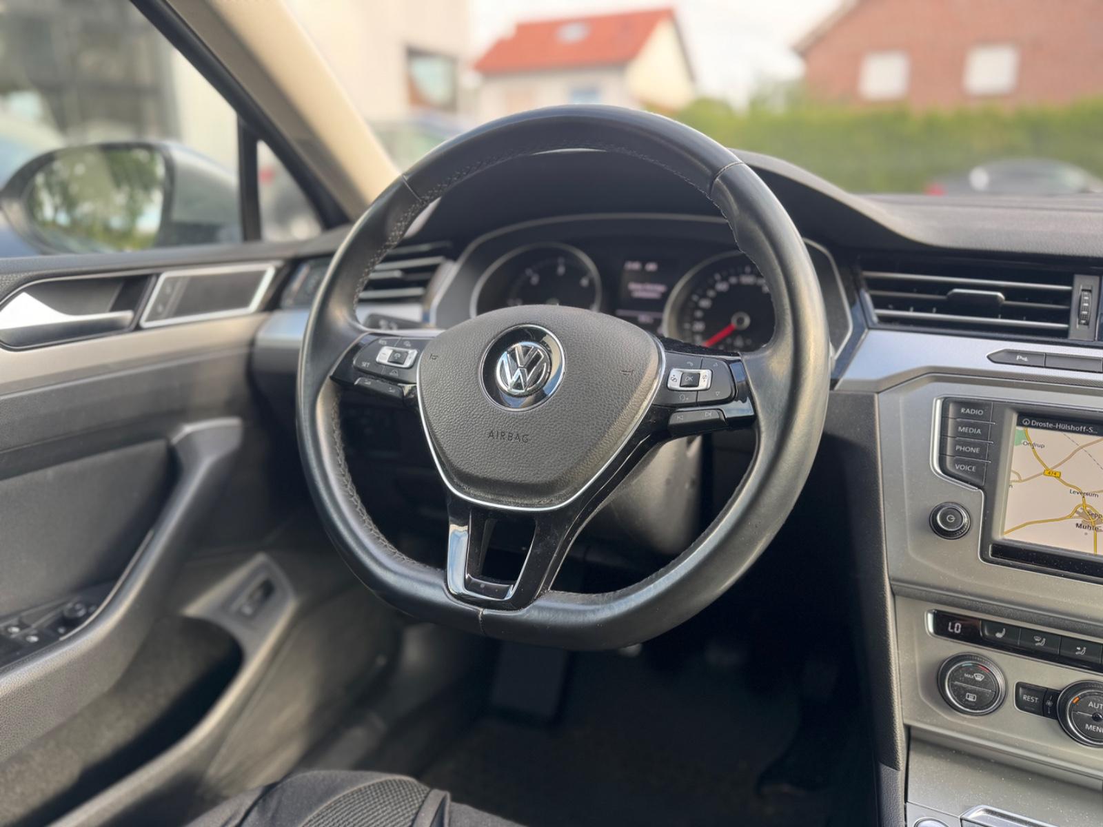 Volkswagen Passat 2015 — photo 22