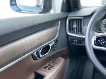 Volvo V90 Cross Country - 12