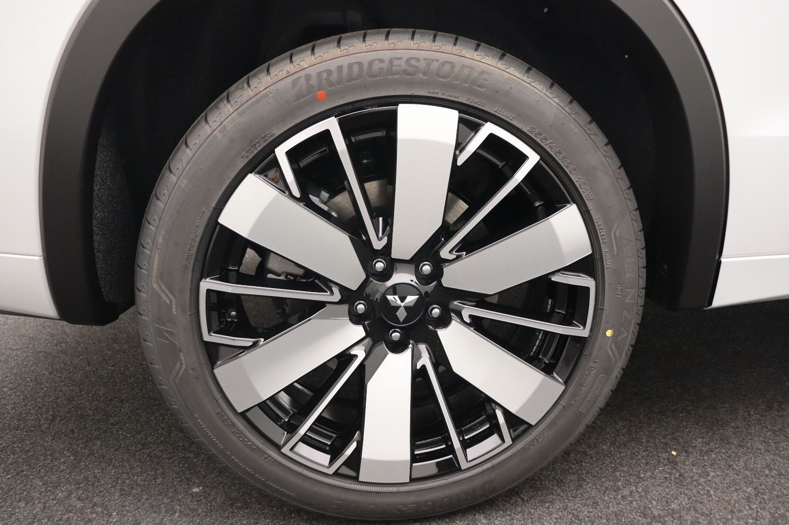 Fahrzeugabbildung Mitsubishi Outlander 2.4 PHEV Top 4WD