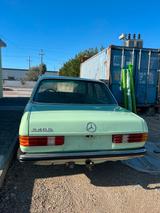 Mercedes-Benz 240 - Mercedes-Benz 240 aus 1980