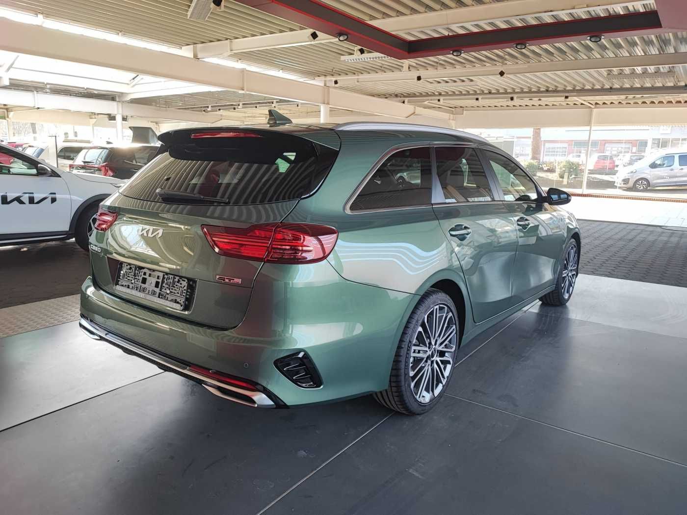 Kia CEED SW 1.5T DCT7 GT-Line TEC LEDER GD 18Z imagem 3