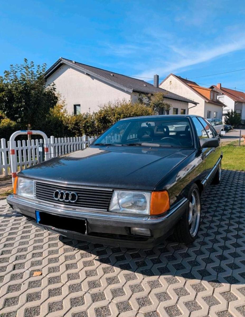 Audi 100