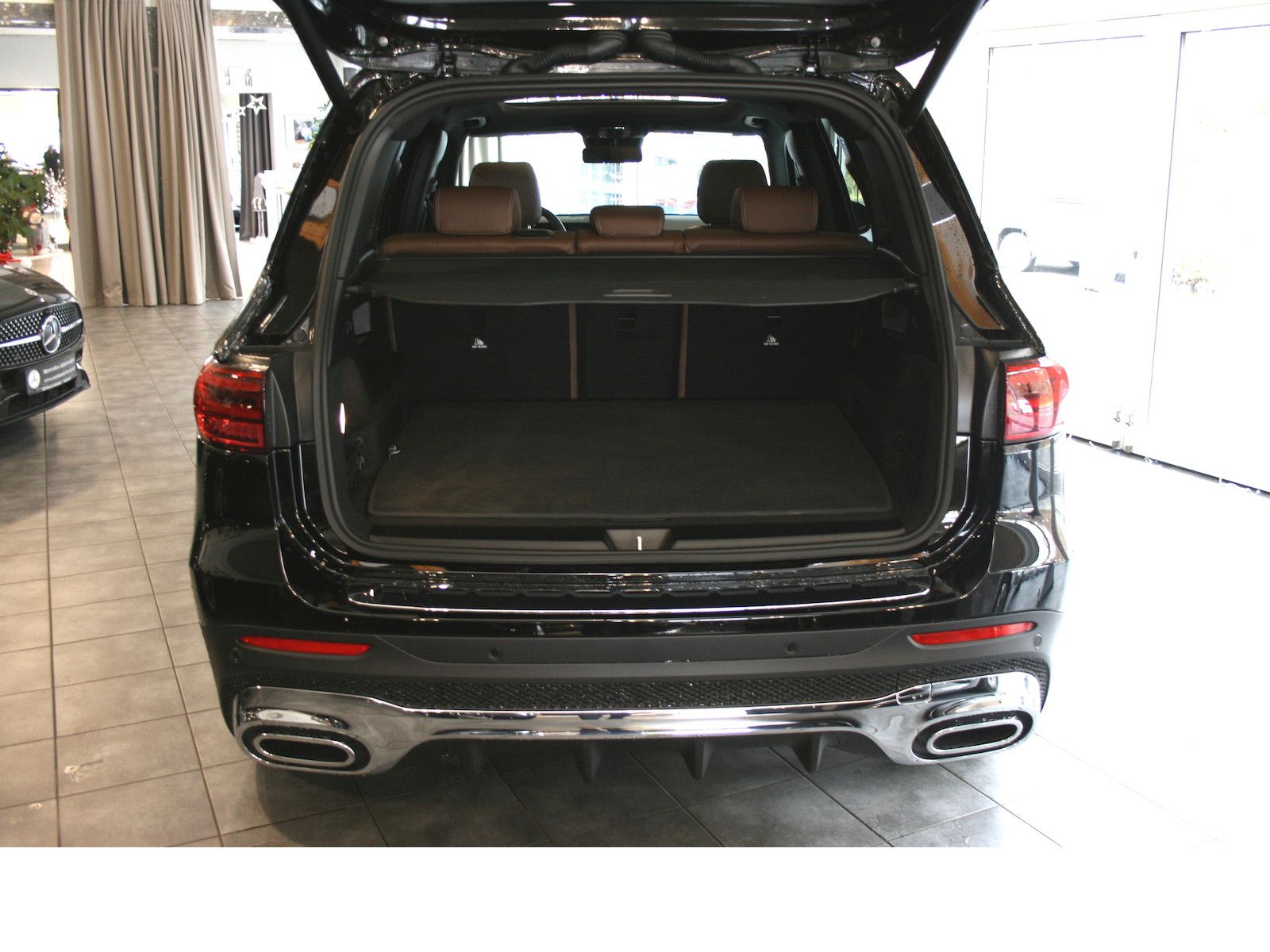 Fahrzeugabbildung Mercedes-Benz GLB 180 AMG Line Plus *Panorama-Dach*Totwinkel*