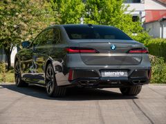 BMW M760 – 4 / 32