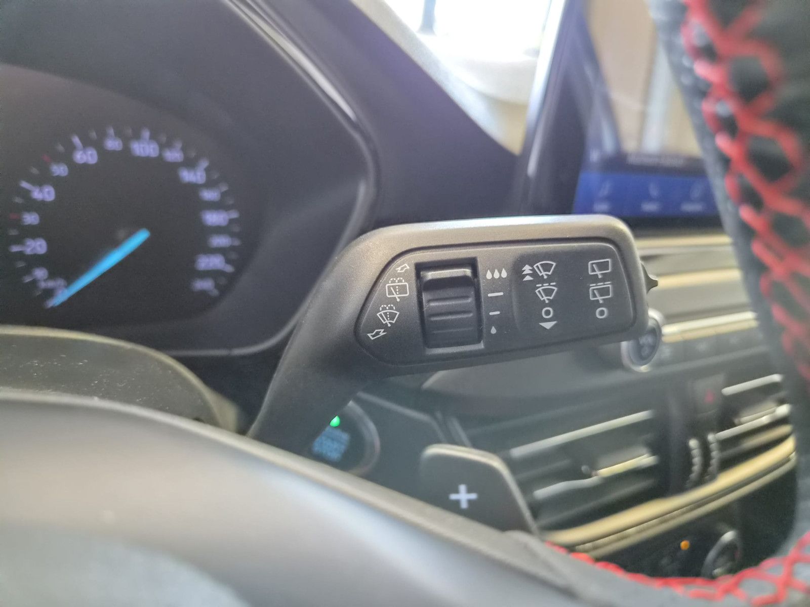 Fahrzeugabbildung Ford Focus Lim. ST-Line / NAVI / KAMERA /1. Hand