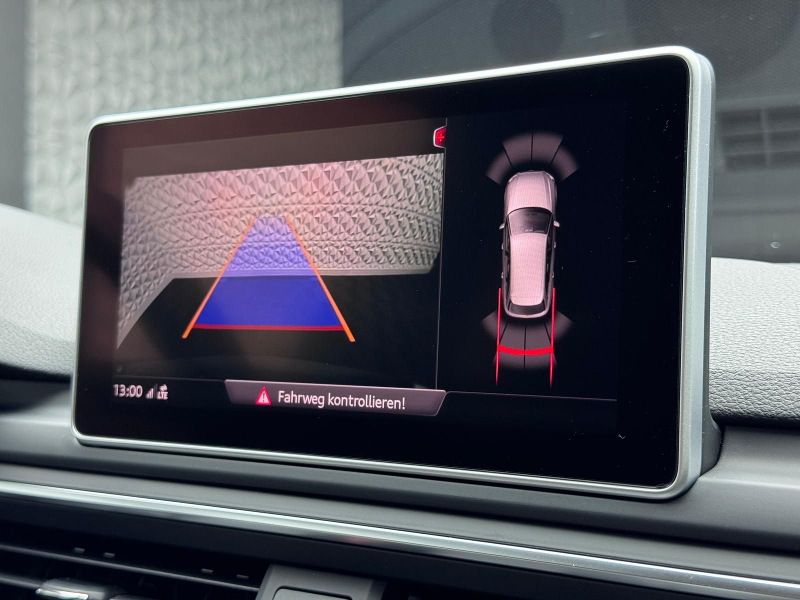 Fahrzeugabbildung Audi 40 TDI S-LINE MATRIX/ACC/KEYL/PANO/VIRTUAL/R-CAM