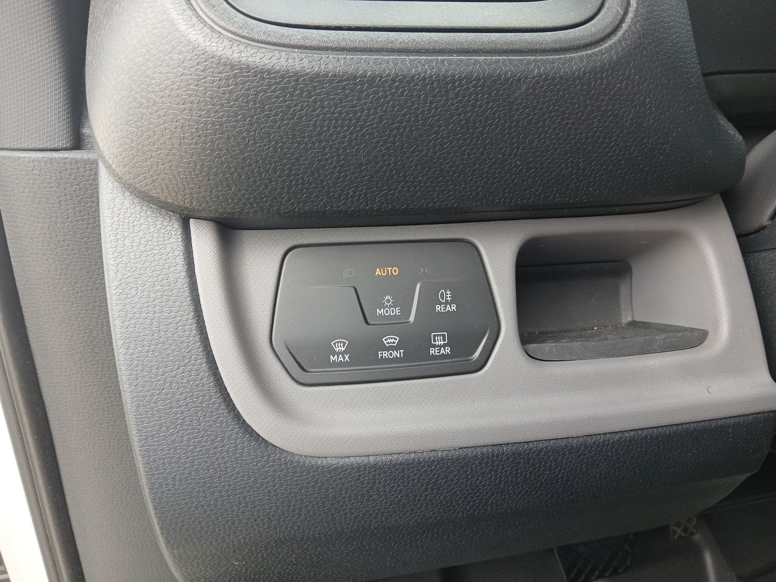 Fahrzeugabbildung Volkswagen ID.Buzz Cargo LED AHK NAVI RFK SH