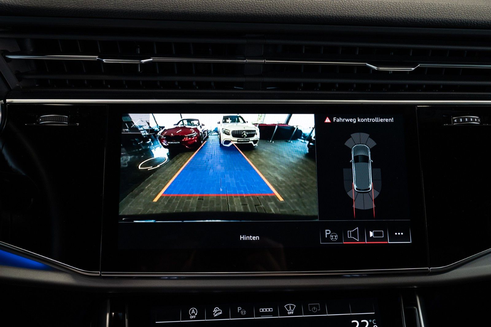 Audi Q7 55 TFSI quattro S-LINE MATRIX AHK KEYLESS foto 22