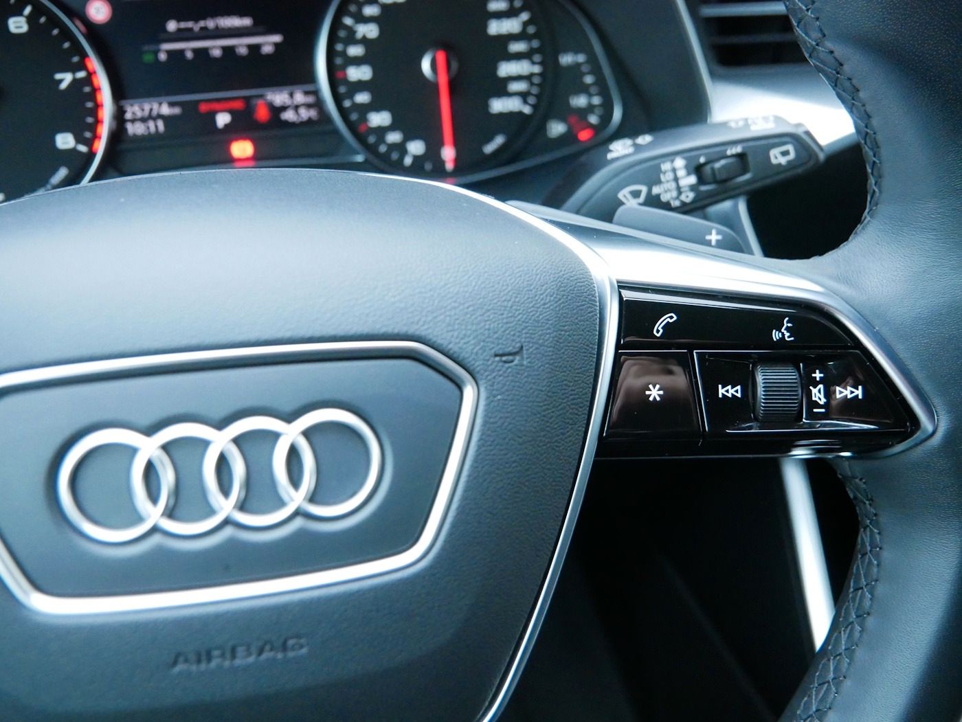 Fahrzeugabbildung Audi A6 Avant 2.0 quattro advanced NEU76T ACC LED KAM