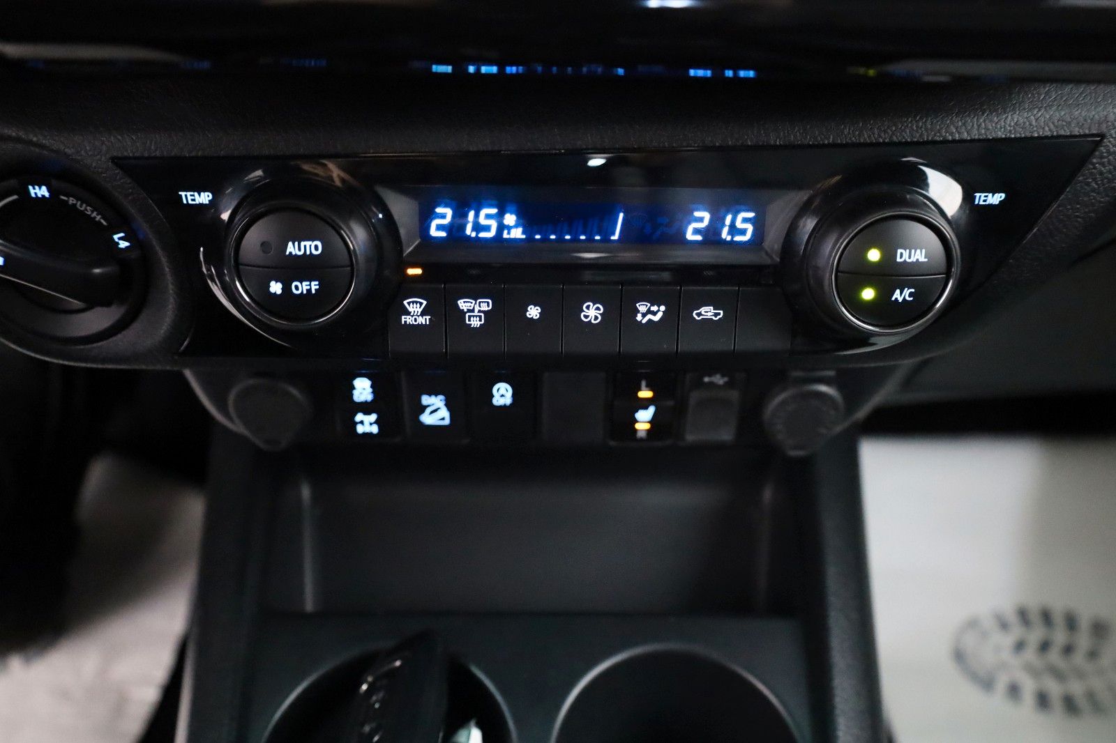 Fahrzeugabbildung Toyota Hilux 2.8 D-4D 4x4 Invincible Sport,ACC,360°,AHK