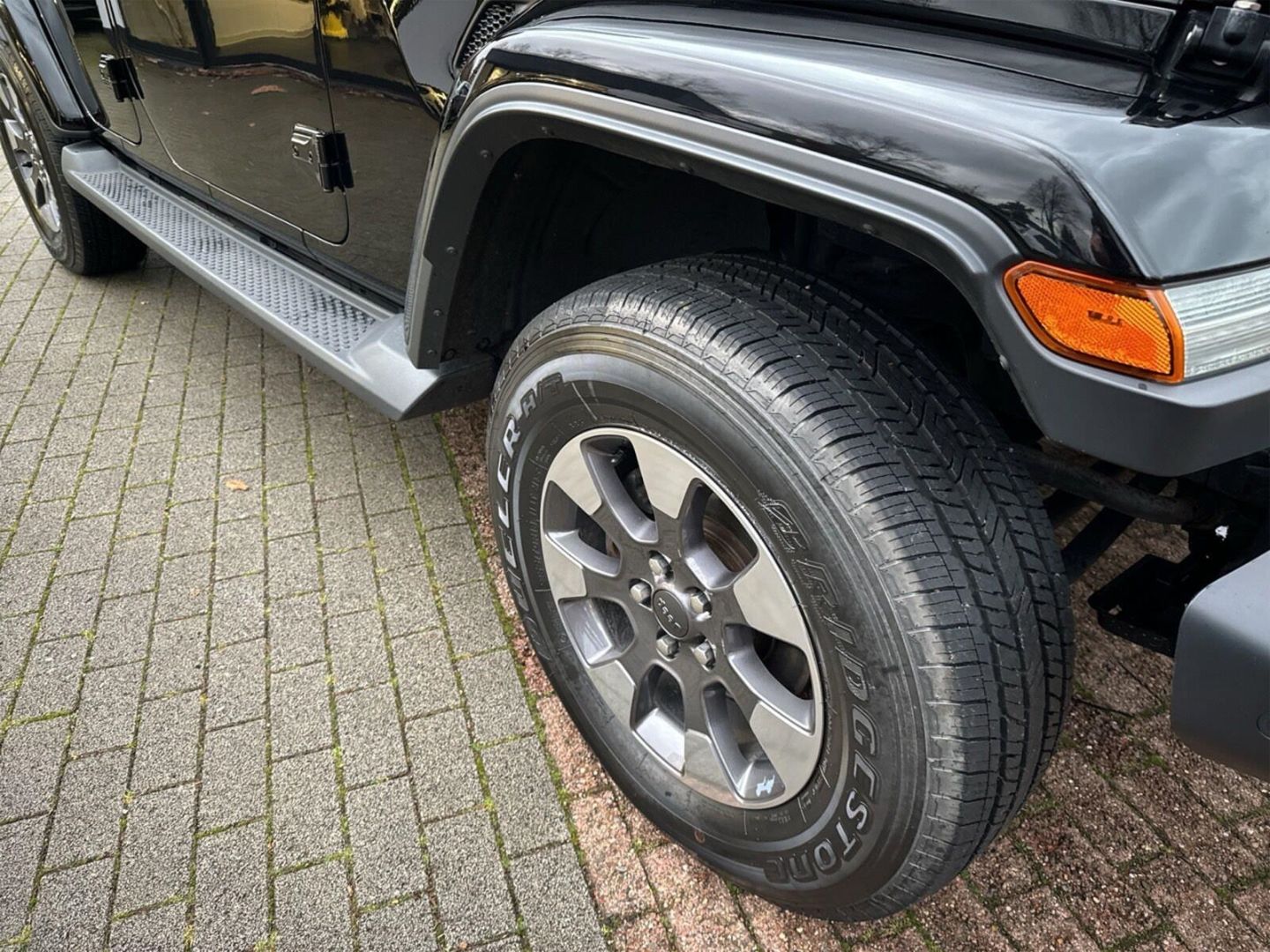 Fahrzeugabbildung Jeep Wrangler Unlimited Sahara 2.0 T-GDI 4x4 - Leder