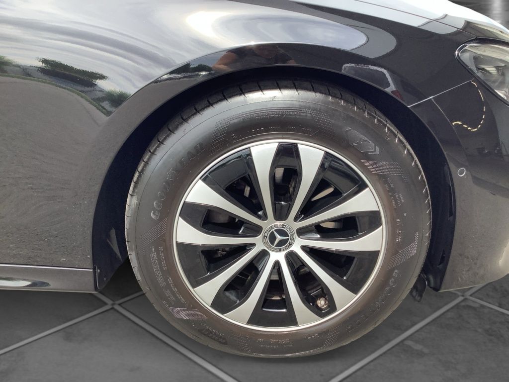 Mercedes-Benz E 220 d Avantgarde Advanced LED Distronic Kamera foto 5