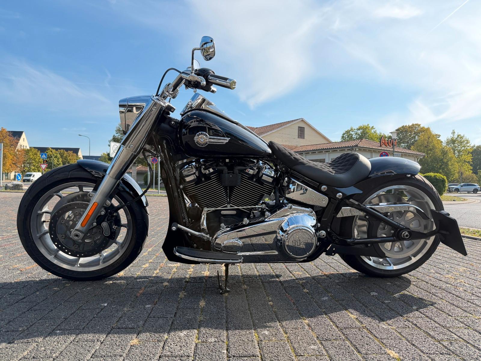Harley-Davidson FLFBS Fat Boy 114 Custom Bike Jekill & Hyde