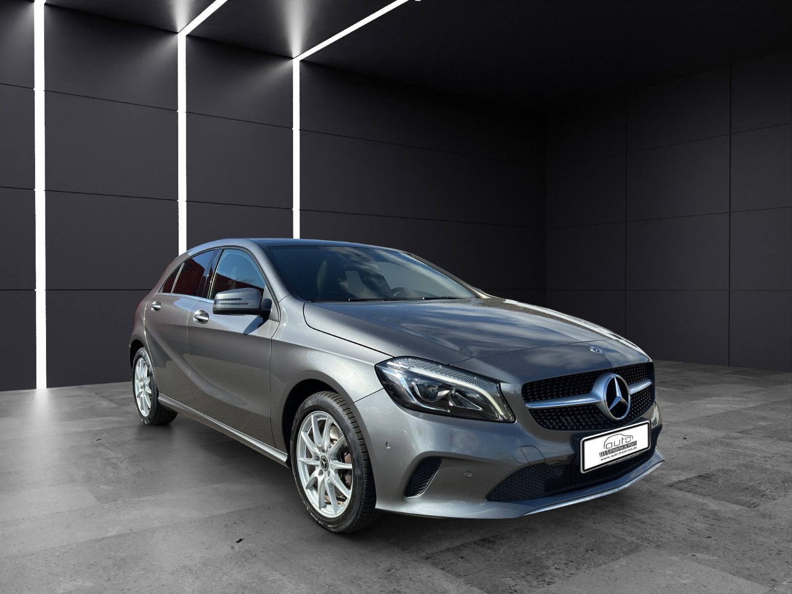 Fahrzeugabbildung Mercedes-Benz A 250*LED*Panorama*Navi*Cam*PDC*Sport*