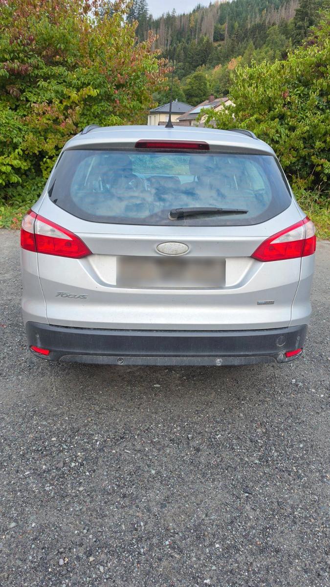 Ford Focus 2013 — interior