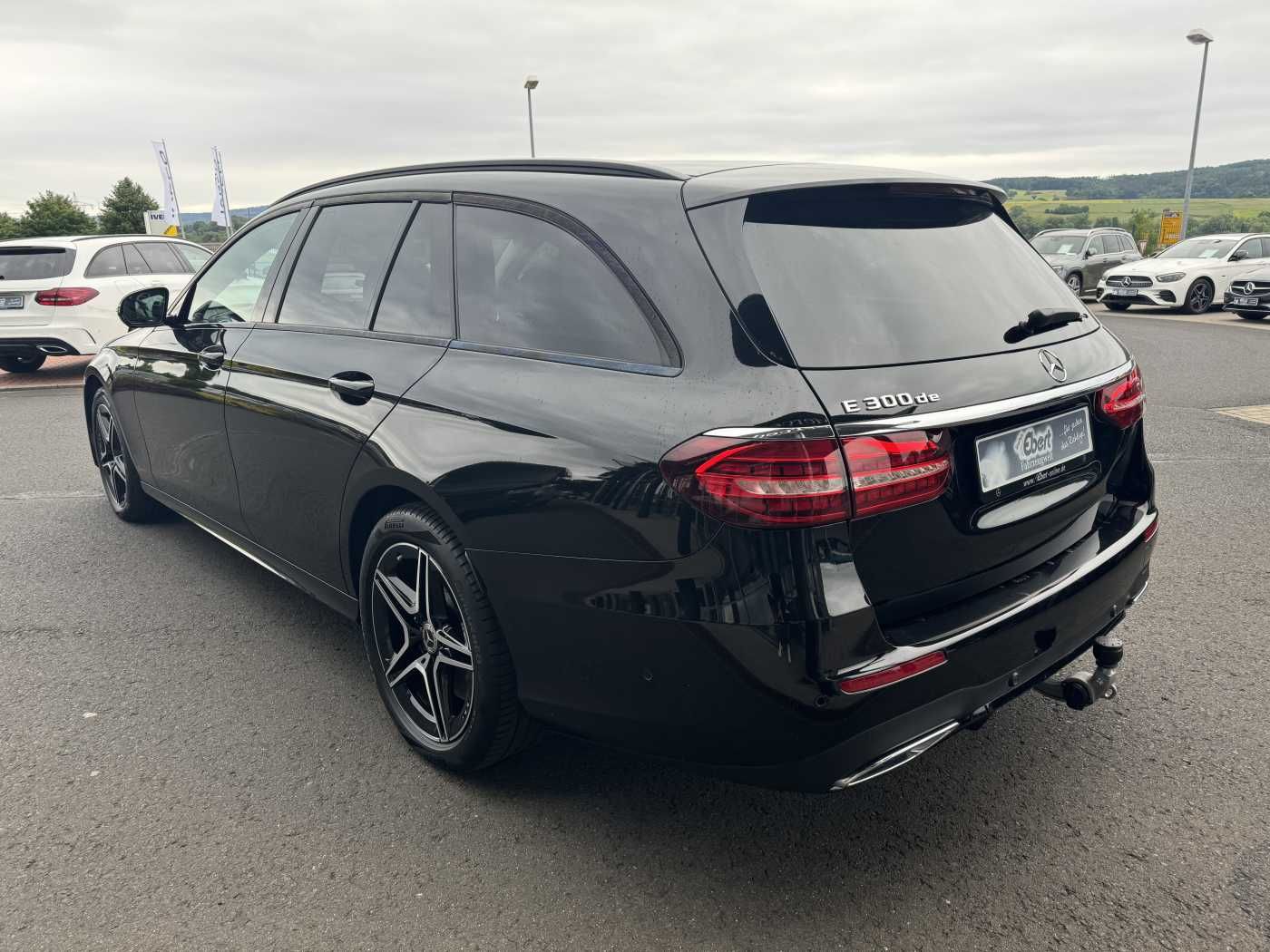 Fahrzeugabbildung Mercedes-Benz E 300de T AMG+Pano+DistrPlus+Night +AHK+360+Ambi