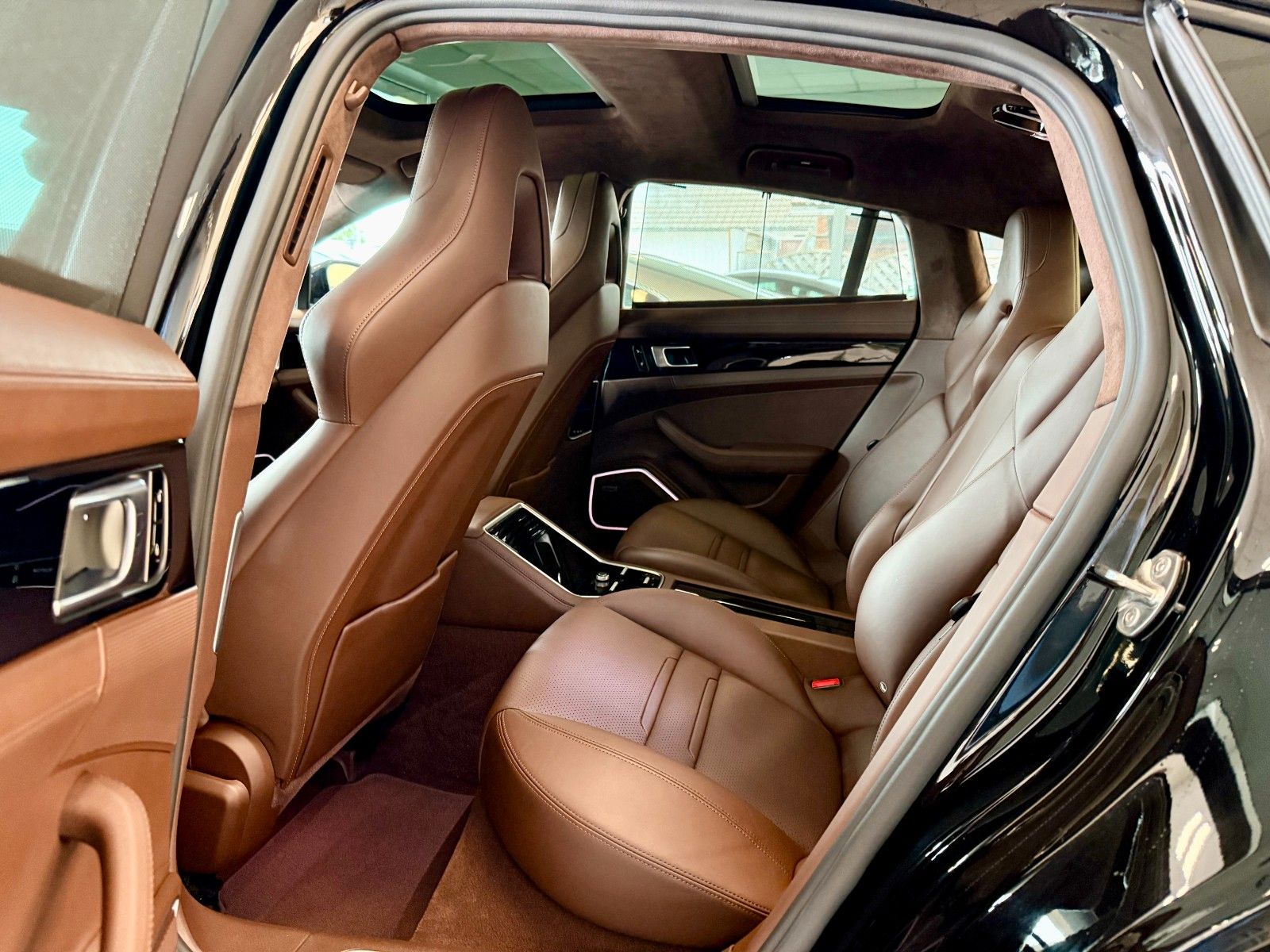 Fahrzeugabbildung Porsche Panamera Turbo PCCB/Panorama/SportDesign/ACC/DAB