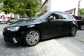 Fahrzeugabbildung Audi A3 Sportback 35 TFSI sport, Bi-Xenon