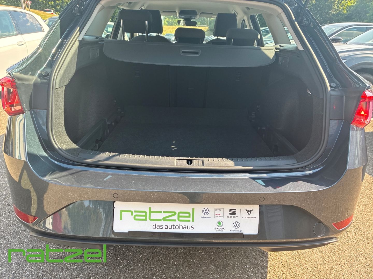Fahrzeugabbildung SEAT Leon Sportstourer Style 1.0 eTSI 7-Gang Automati