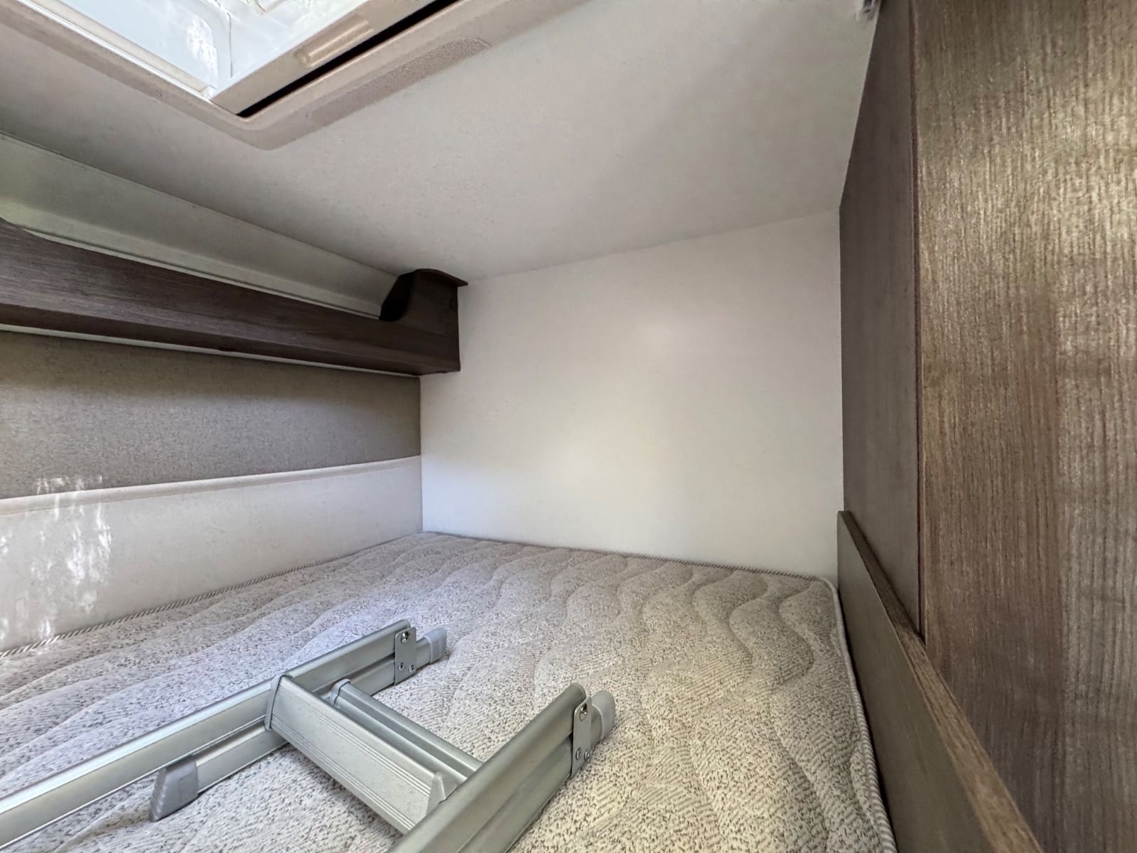 Fahrzeugabbildung Benimar Tessoro 425 neuer Grundriss Md. 26