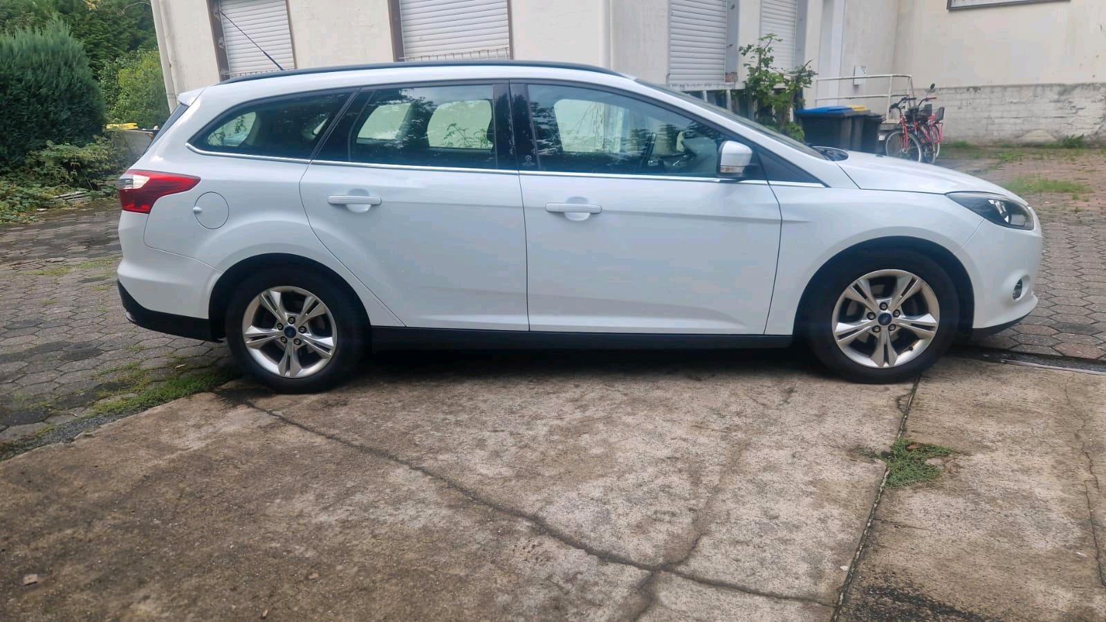 Ford Focus 2012 — engine 101 HP (74kW)