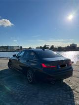 BMW 330e Sport Line PANO/ H&K/ HUD/ LASERLICHT - BMW 330 mit Hybrid-Antrieb: Head-Up Display