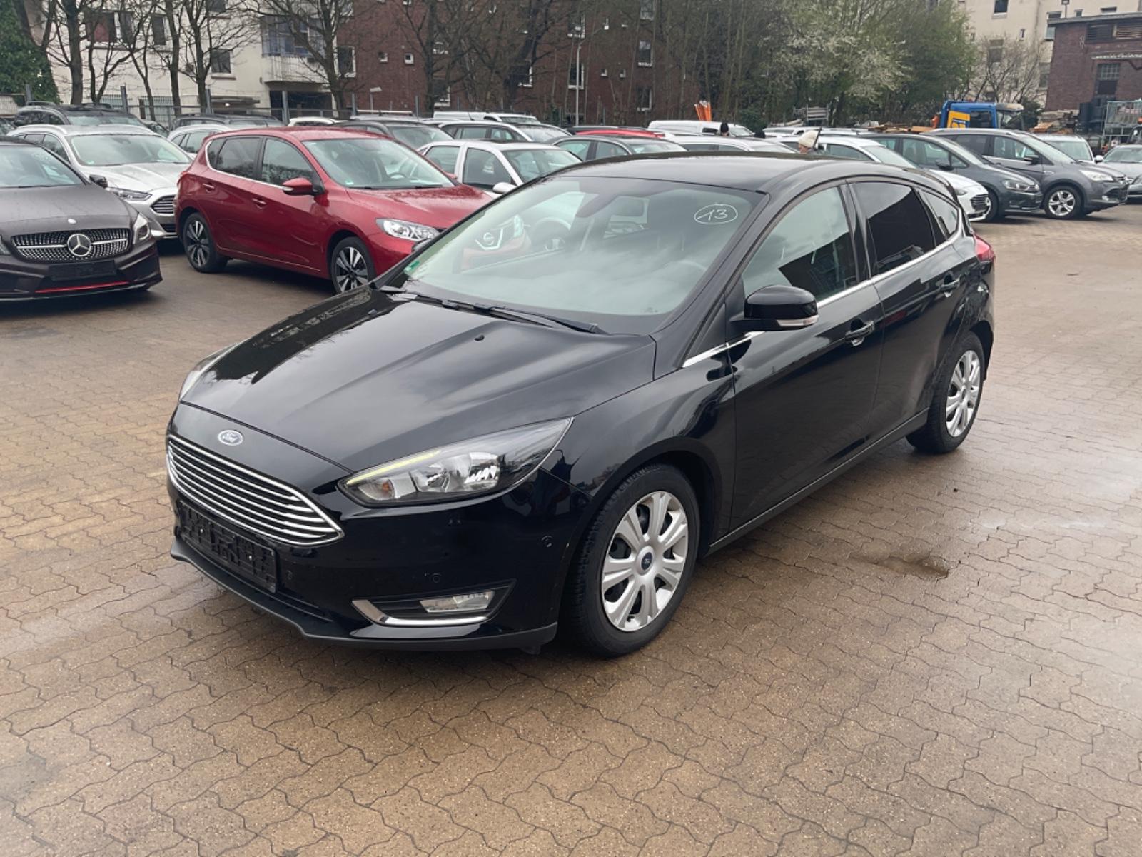 Ford Focus Lim. Titanium TÜV 11.2027 2 HAND