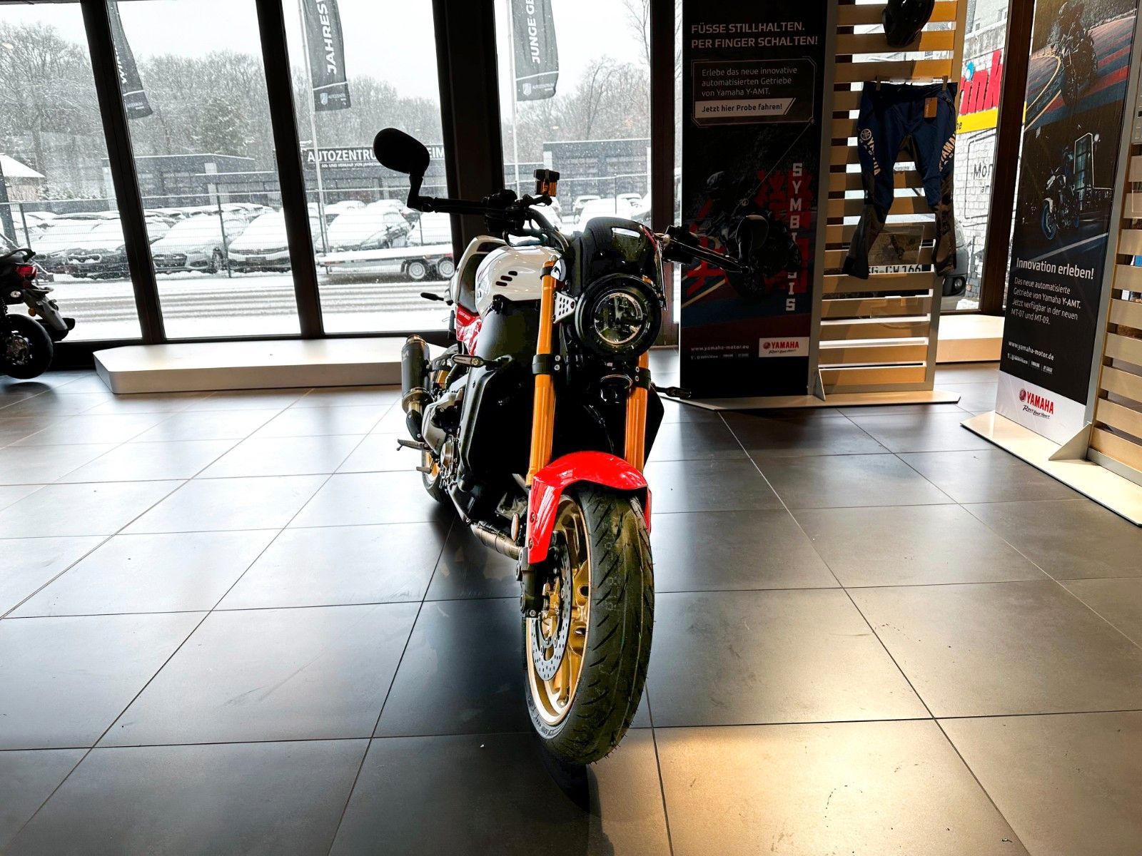 Fahrzeugabbildung Yamaha XSR 900  2024 - Neufahrzeug mit Sonderzubehör!