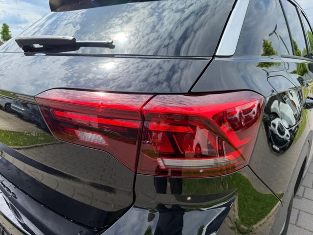 T-Roc Move 1.0 TSI Navi Apple CarPlay Rear View