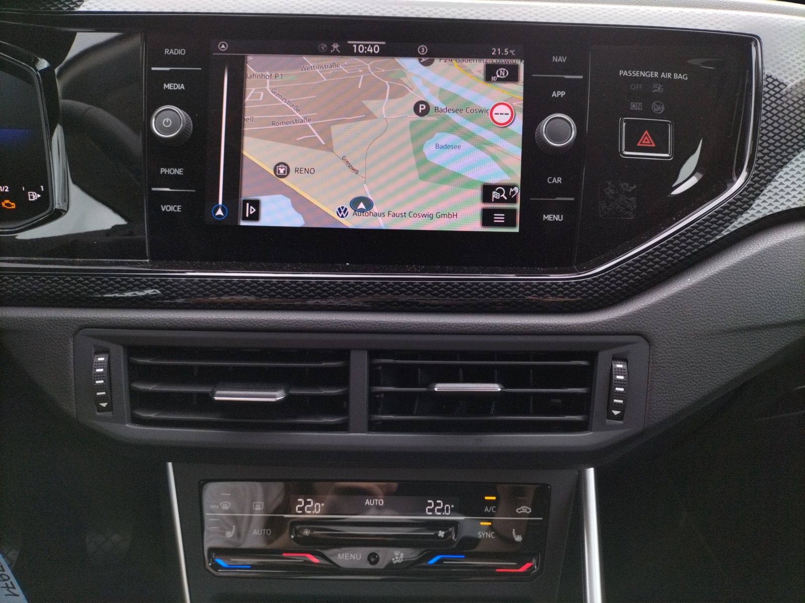 Fahrzeugabbildung Volkswagen Polo TSI Life LED Navi AID ACC PDC SH