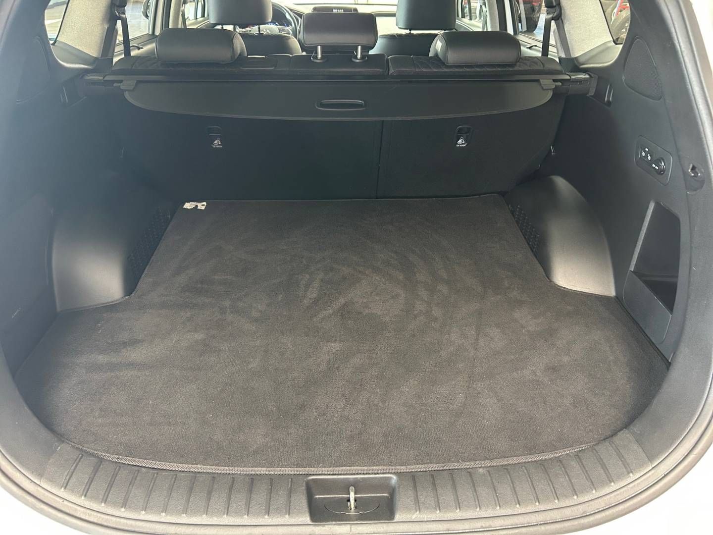 Fahrzeugabbildung Hyundai New Santa Fe Premium