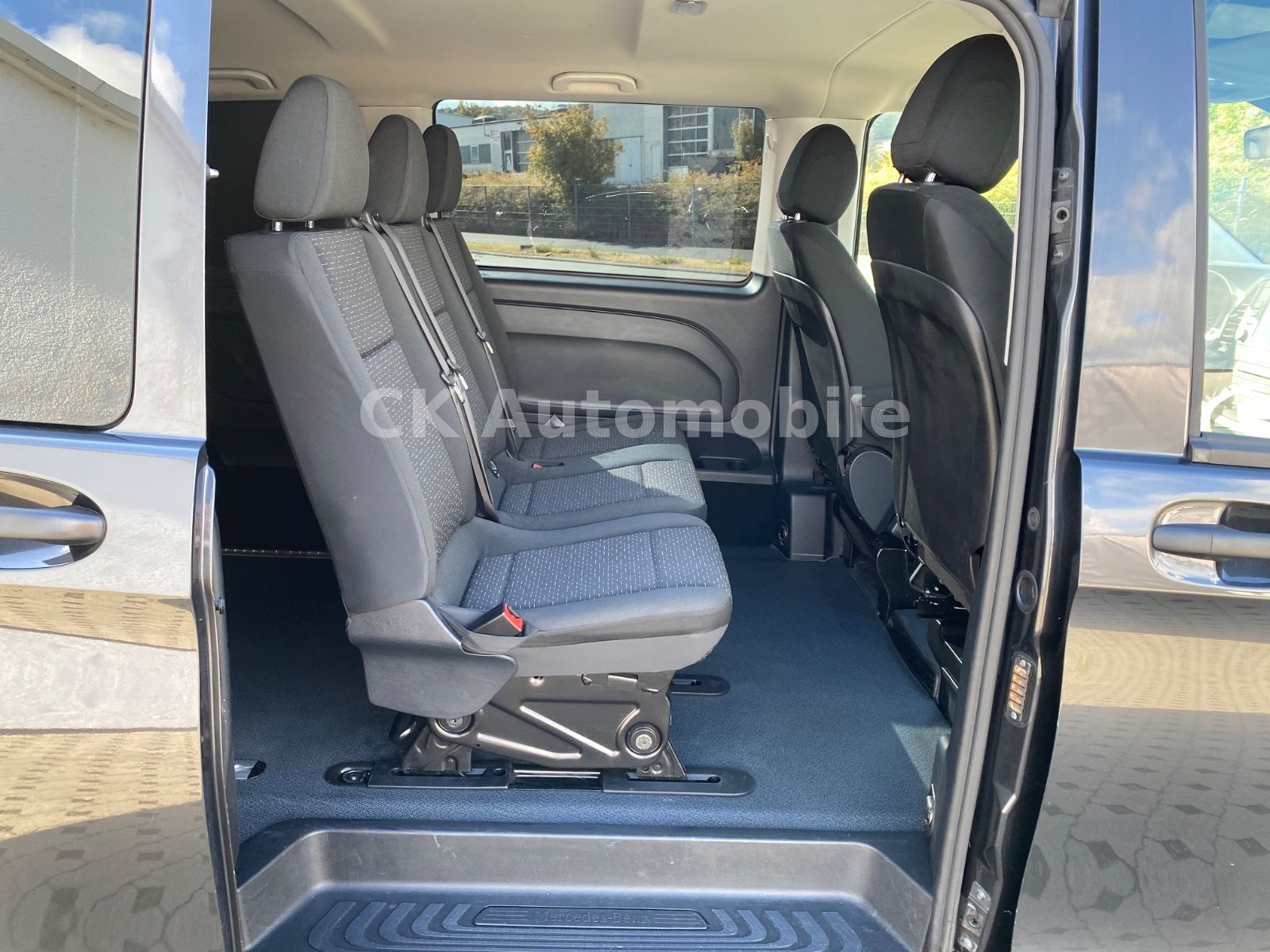 Fahrzeugabbildung Mercedes-Benz Mercedes-Benz Vito Mixto 124 lang Autom./5 Sitze